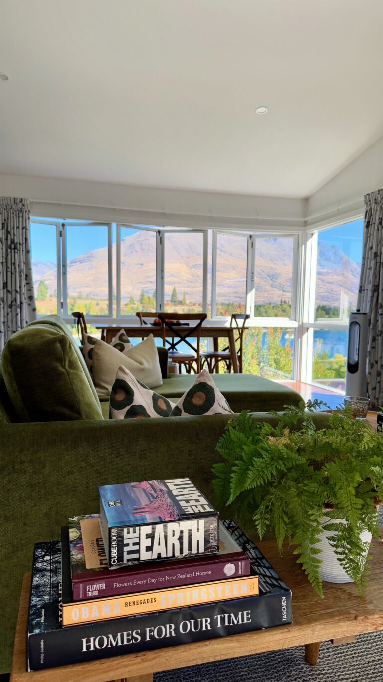 queenstown accommodation overlooking lake wakatipu 768x1365