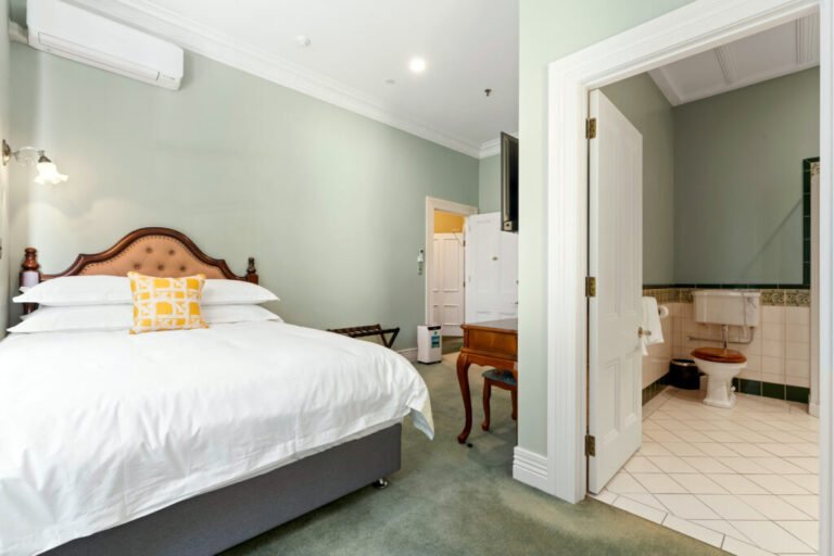 aachen house orchid room 768x512