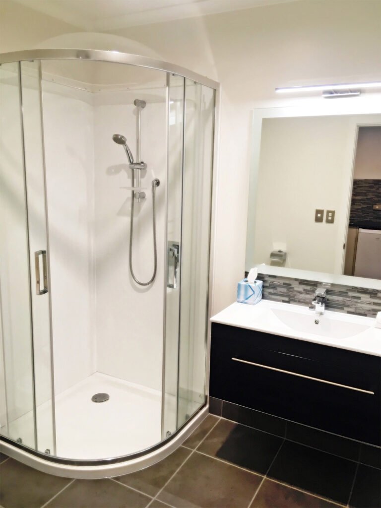 modern bathroom at leviathan dunedin city hotel 768x1024