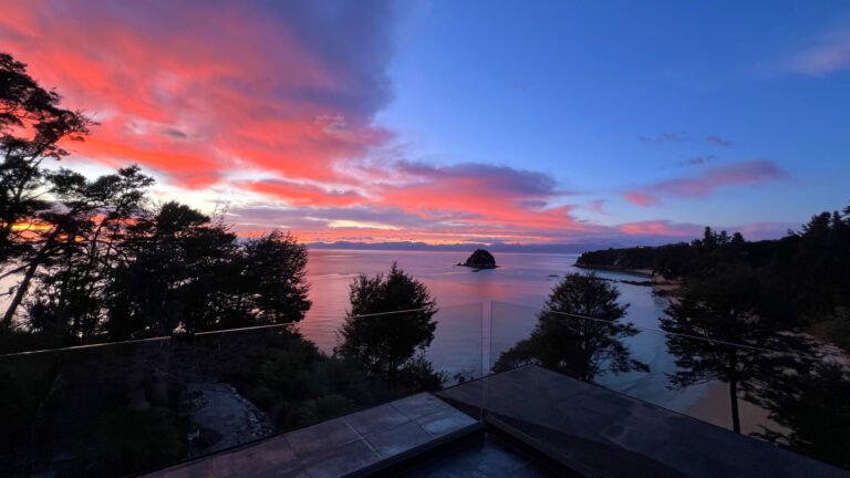 accommodation overlooking kaiteriteri beach 768x432