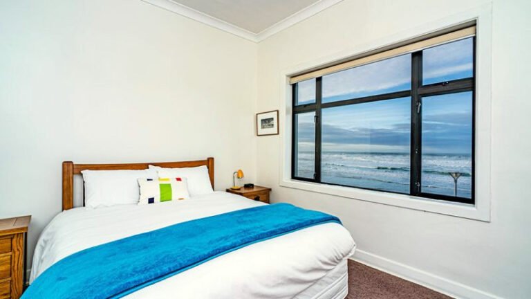 hotel on dunedin beach 768x432