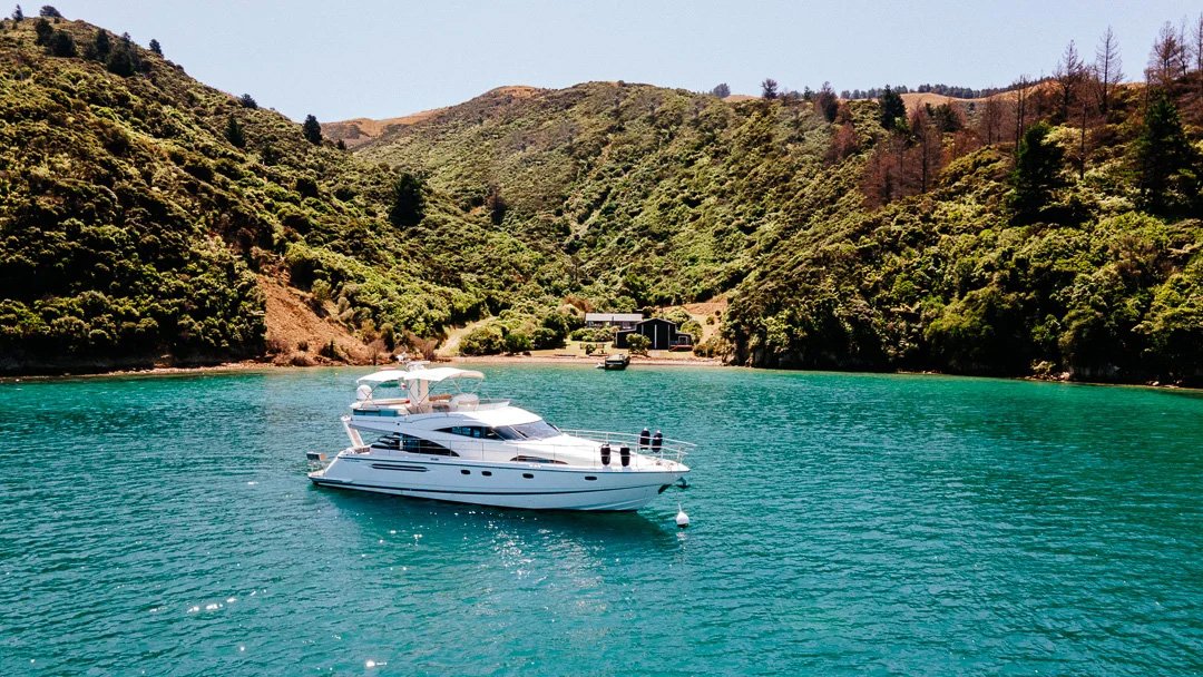Enjoy luxury yacht hire and accommodation in the Marlborough Sound NZ