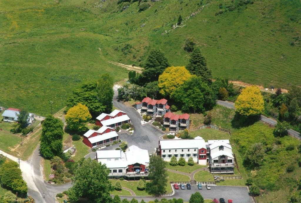 accommodation near waitomo caves at Waitomo Village Chalets