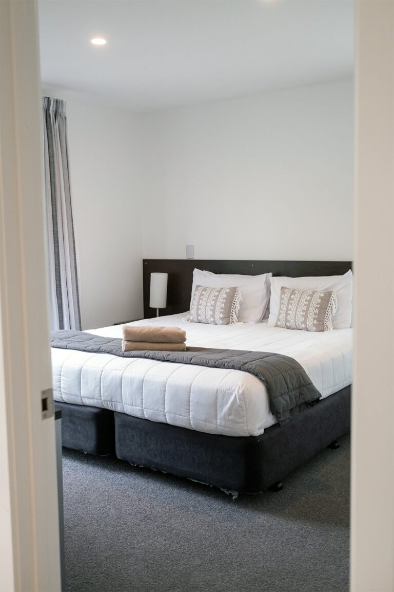 motel accommodation in martinborough at the claremont 768x1152