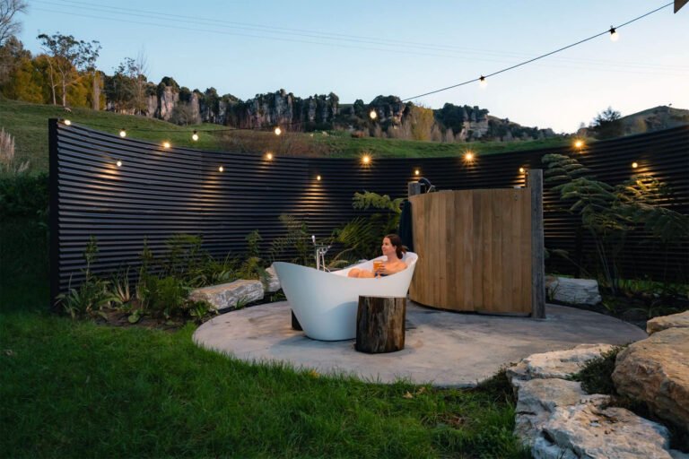 outdoor bath at ripples retreat waikato private accommodation 768x512