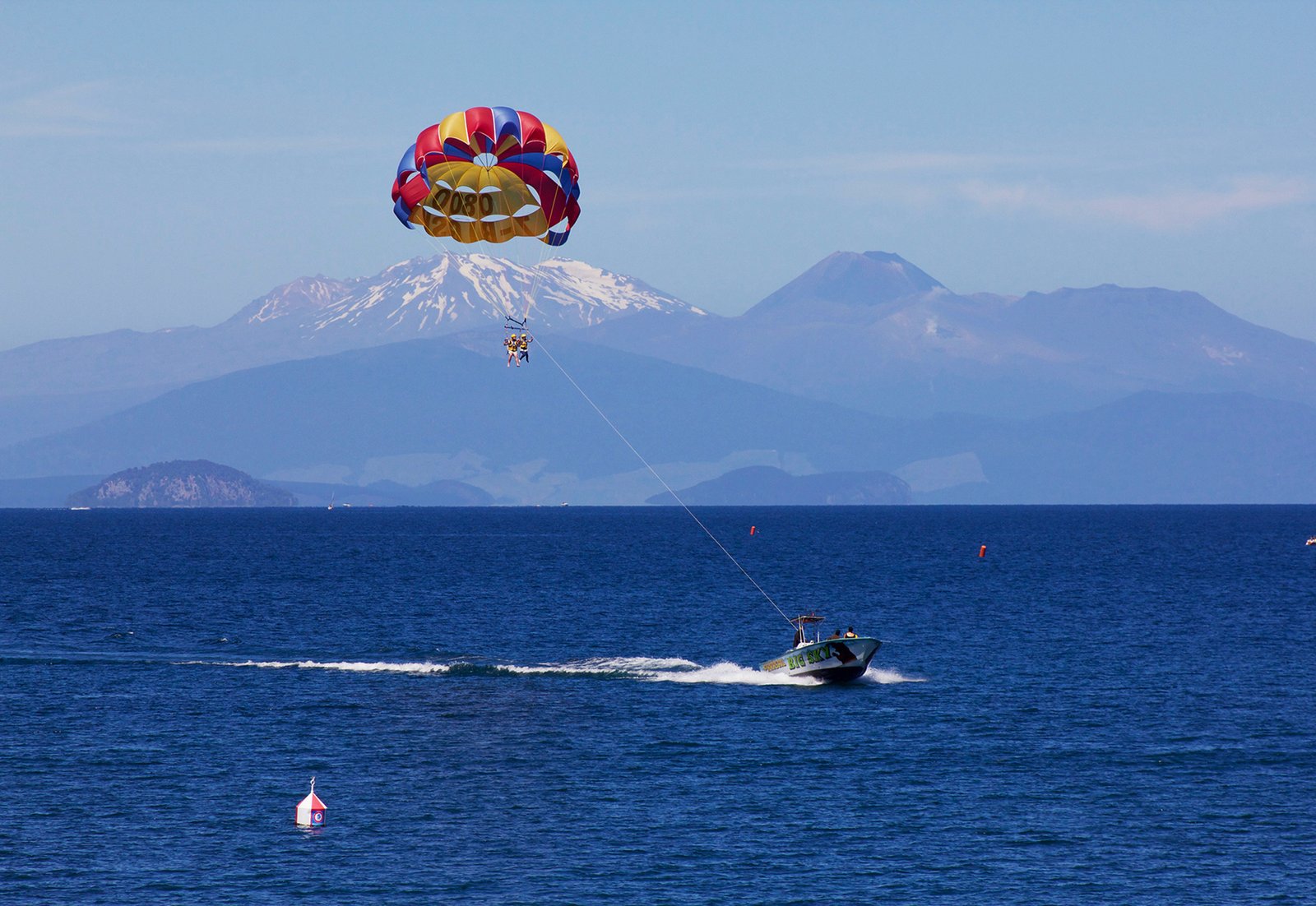 parasailing on Lake Taupo with Taupo Parasail