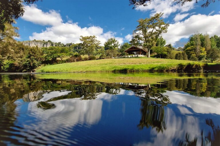 ripples retreat accommodation beside Taumangahau Stream 768x512