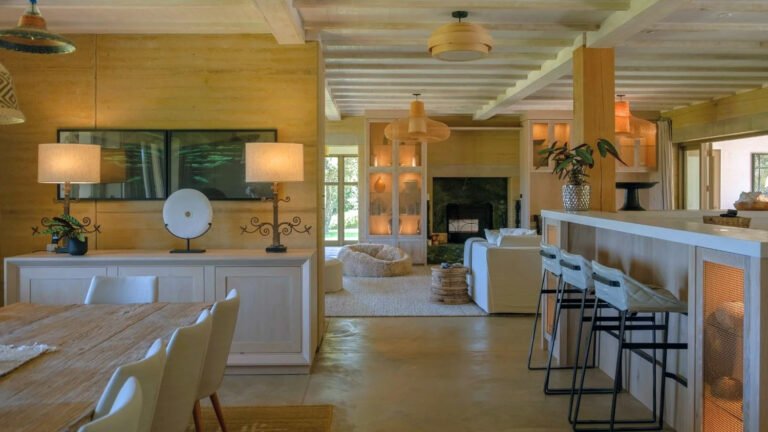 muriwai accommodation open plan living 768x432