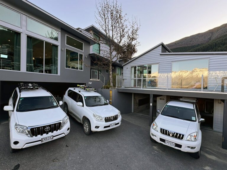 7 manata queenstown 4wd toyota prado vehicles 768x576