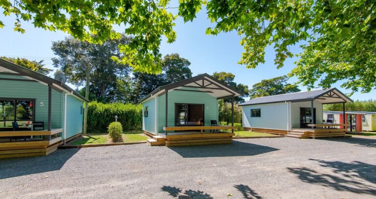 cambridge top 10 holiday park modern cabins 768x406