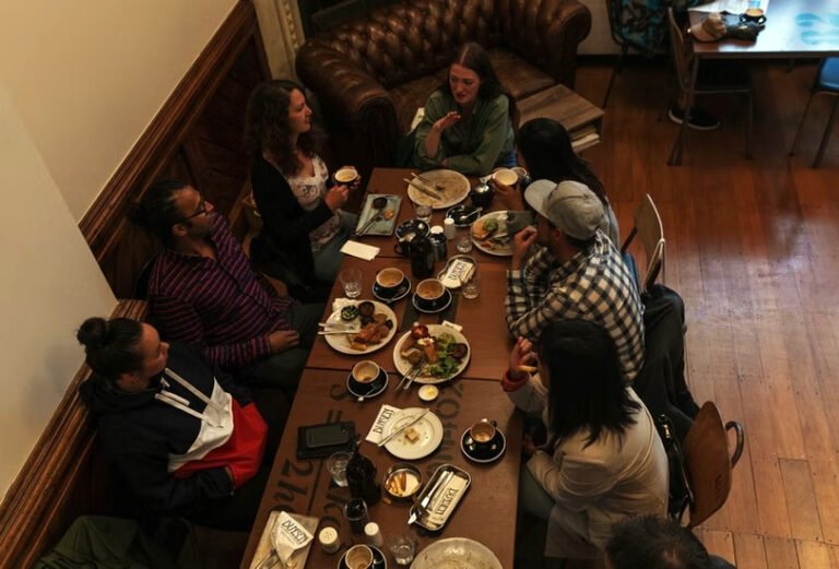 christchurch cultural food tour group dining 768x521