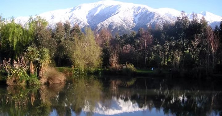 donegal house kaikoura scenic grounds