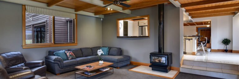 manata lodge queenstown homestead living room 768x256