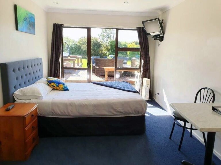 te mahuru retreat kaikoura guest room accommodation 768x576