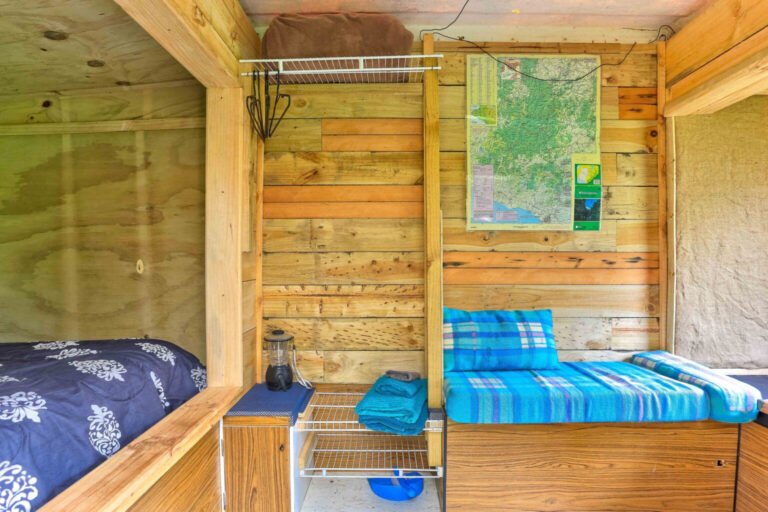 flying fox whanganui river kiwi cabin interior 768x512