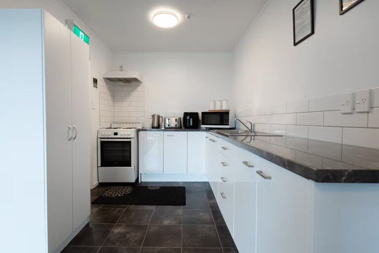 group accommodation auckland shared kitchen 768x513