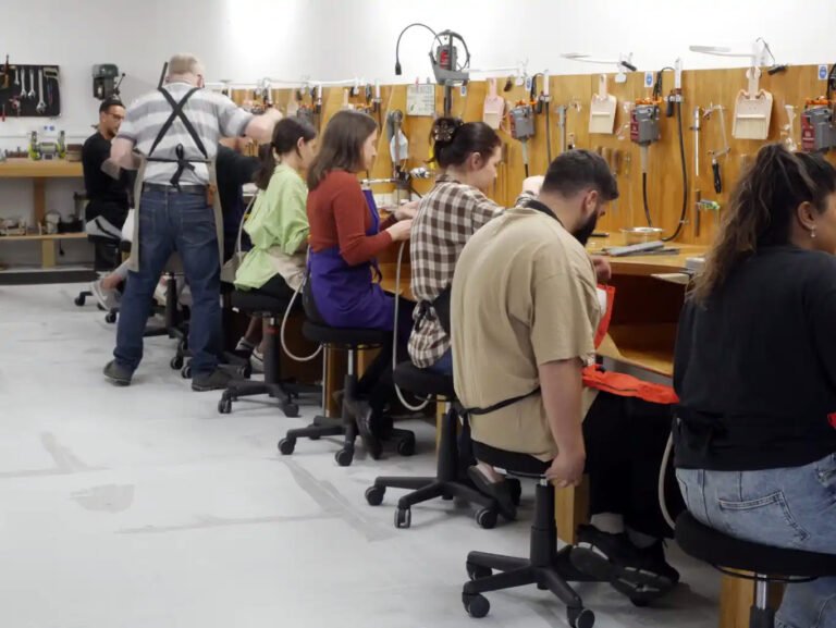 jewellery making workshop auckland group 768x577