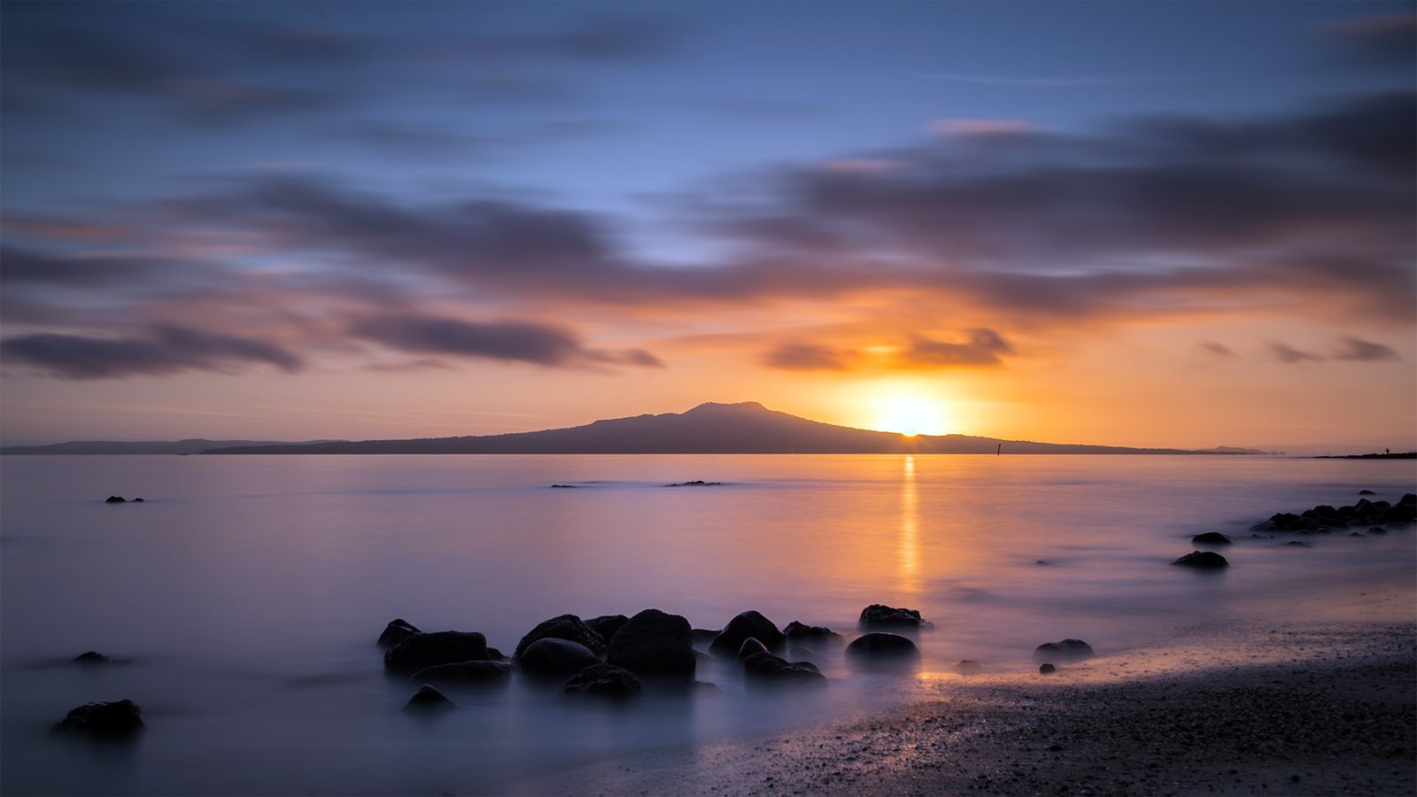 rangitoto-island-sunrise-hauraki-gulf-auckland