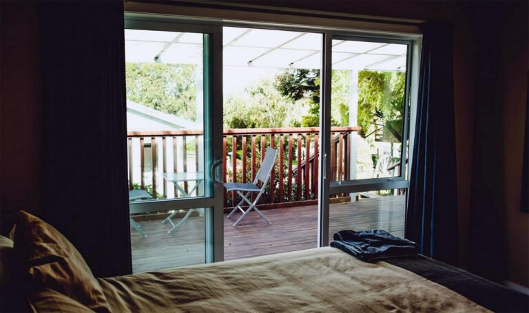 slope point accommodation balcony room 768x455