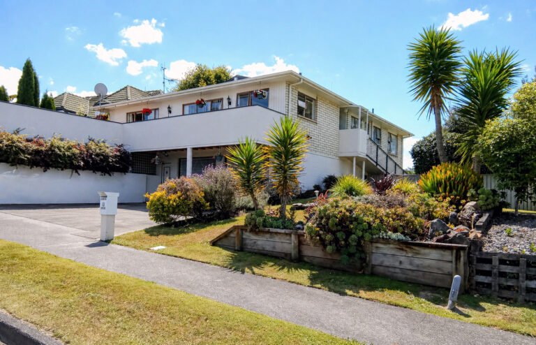feilding accommodation private home exterior manawatu 1 768x494