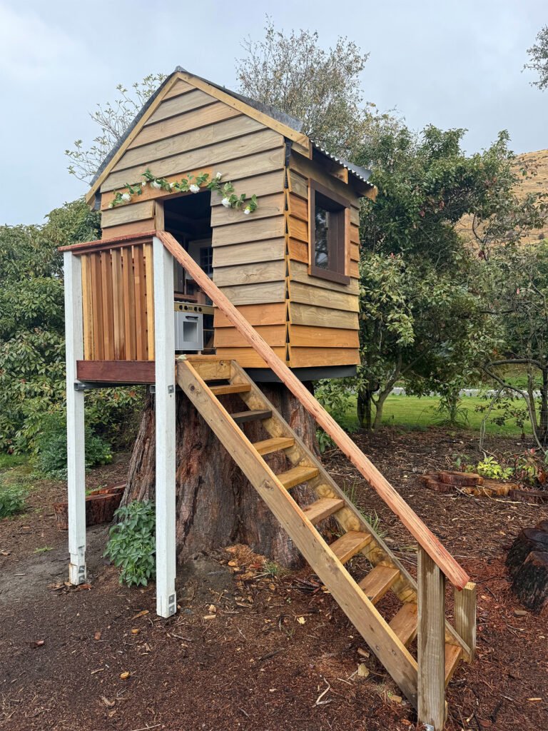 kids treehouse play area at manata lodge queenstown 768x1024