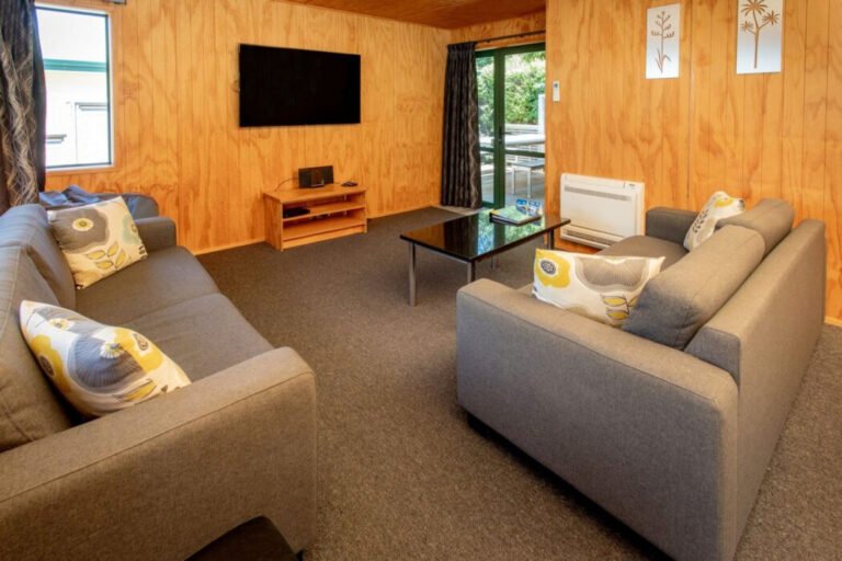 motueka holiday park lounge living area 768x512
