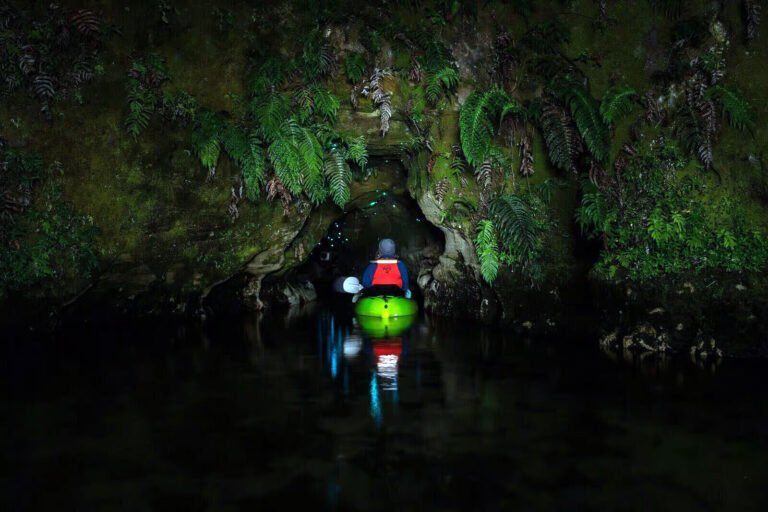 rotorua cave tour by kayak 768x512