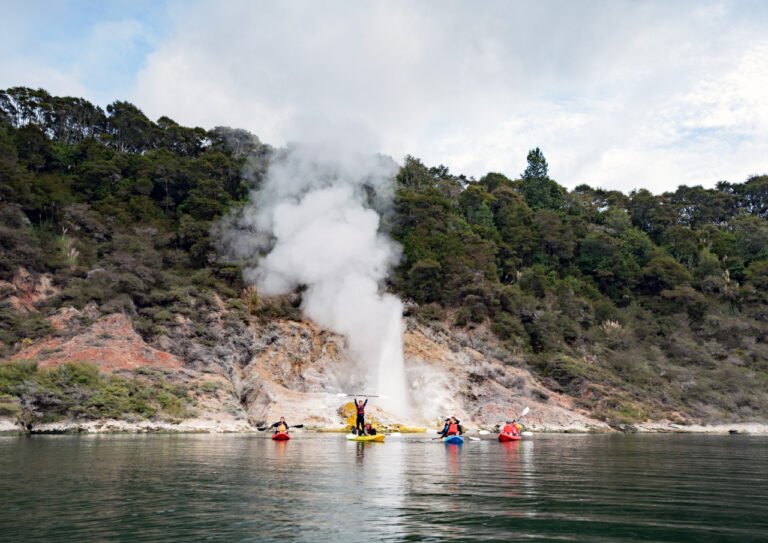 rotorua geothermal kayak tour taiao adventures 768x543
