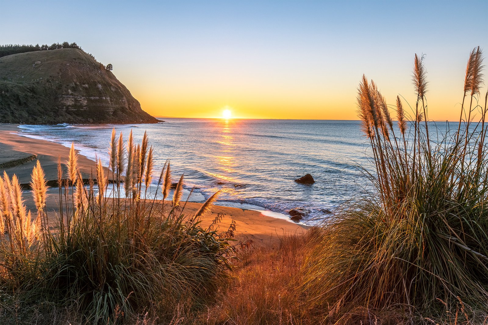 Hawke’s Bay beach sunrise coastal scenery