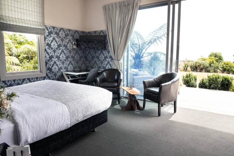 zatori lodge golden bay suite room 768x512