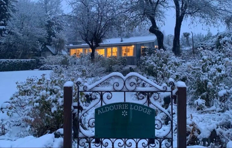 aldourie lodge winter snow 768x491