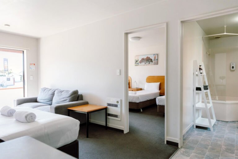 amber court family spa unit nelson 768x512