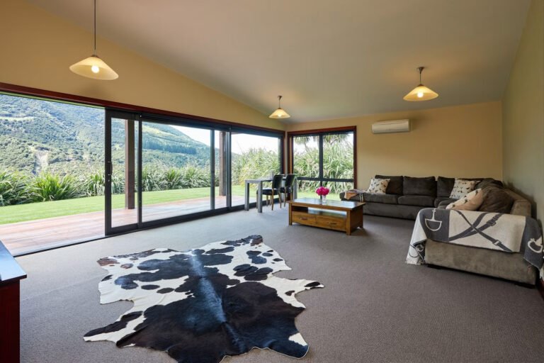 glencree estate luxury lounge kaikoura retreat 768x512