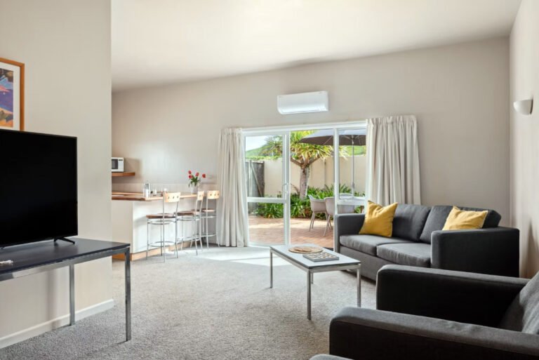 modern suite wainui beach gisborne 1 768x513