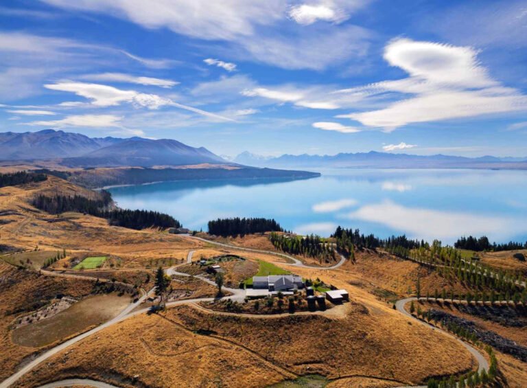 mt cook lakeside retreat lake pukaki 768x565