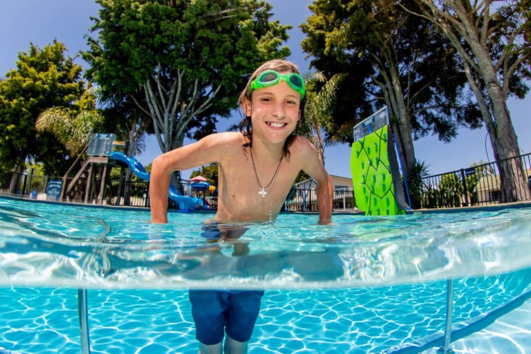 swimming pool complex at motueka accommodation 768x512