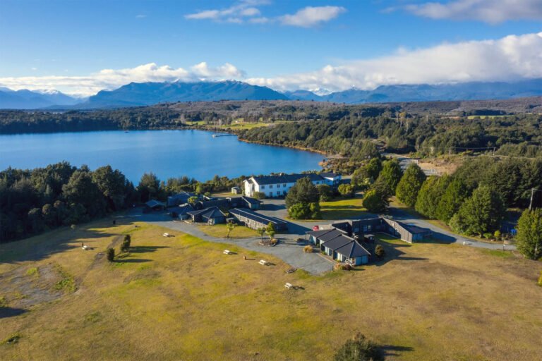 te anau group accommodation lake te anau 768x512
