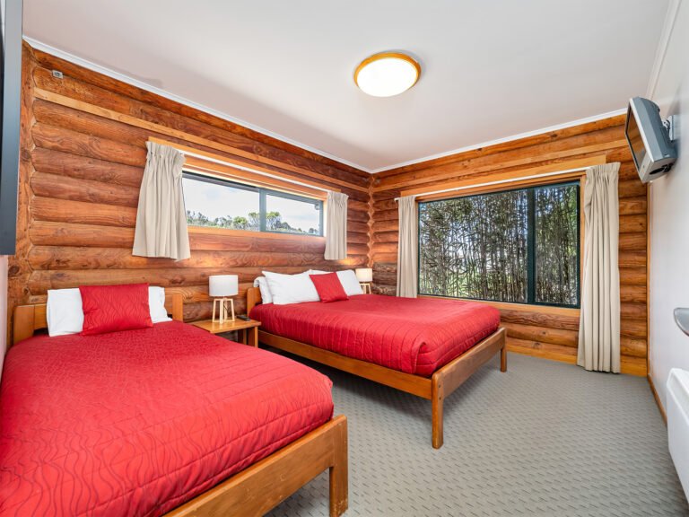 beachfront studio accommodation hokitika 768x576