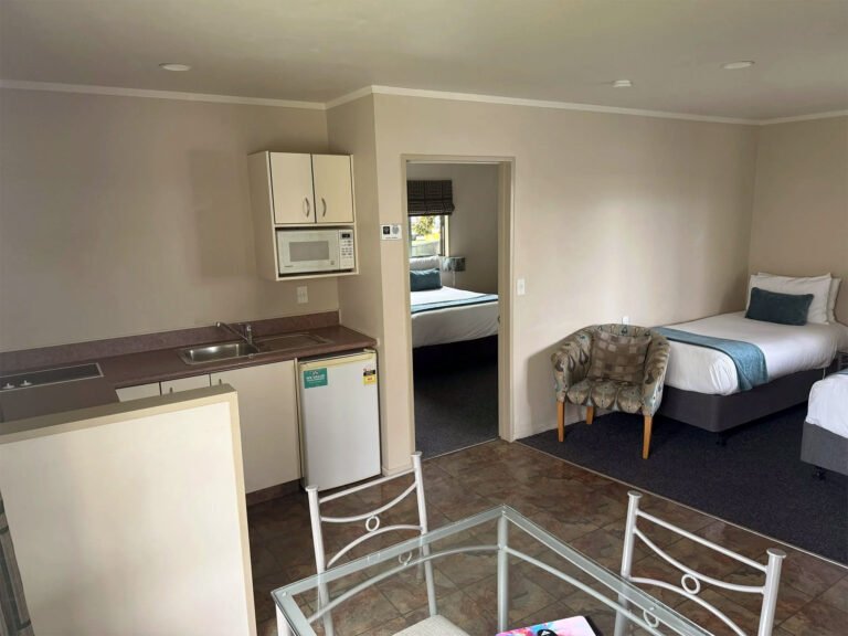 family accommodation hastings portmans motor lodge 768x576