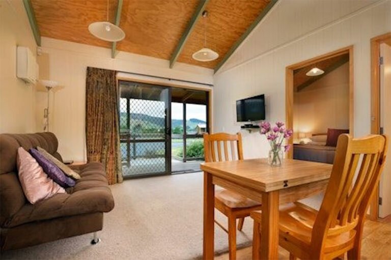 family cottage mosgiel accommodation 768x511