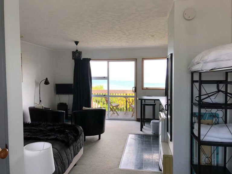 kaka point motel sea view studio 768x576