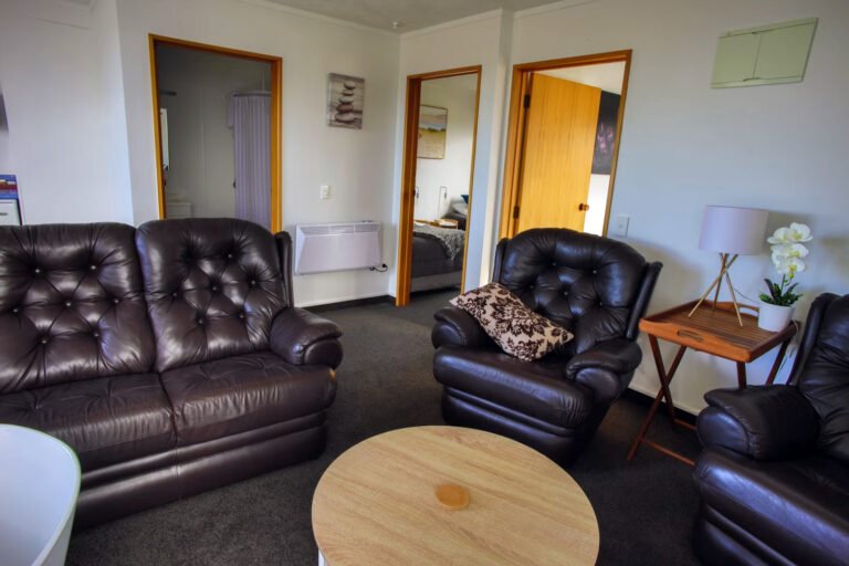 kaka point motel two bedroom apartment 768x512