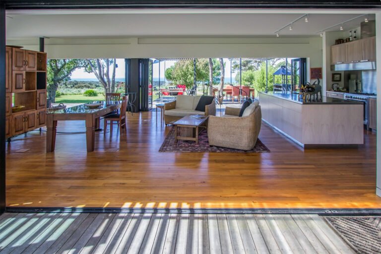 lansdowne farm luxury group accommodation living area kaikoura 768x512