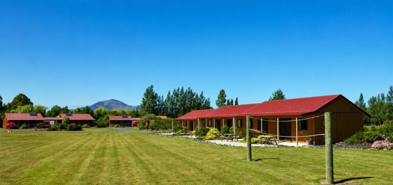 longbourne lodge motel mosgiel accommodation 768x362