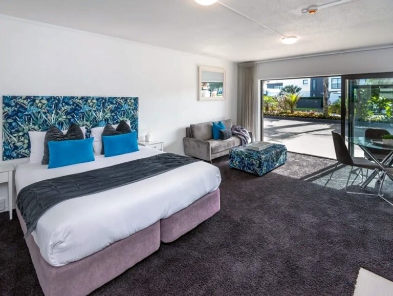 luxury bath suite orewa 768x578