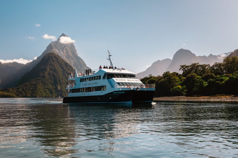 maiden of milford mitre peak milford sound 768x512