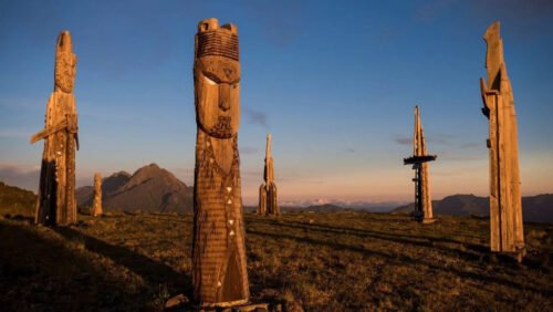 Māori cultural experiences in New Zealand including traditional storytelling, cultural performances and guided tours