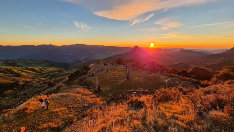 maunga hikurangi first light new zealand 768x433