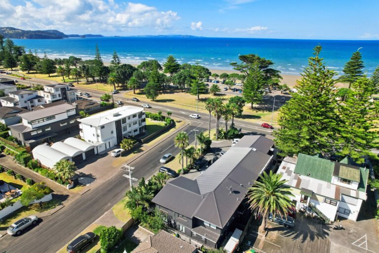 orewa beachcomber orewa accommodation 768x512
