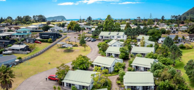 pauanui pines motor lodge pauanui accommodation 768x357